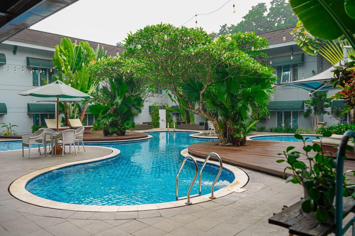 Patra Bandung Hotel Exterior foto
