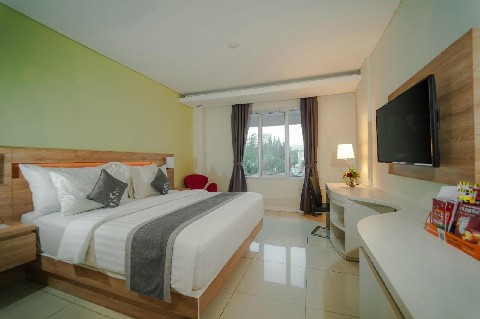 Patra Bandung Hotel Exterior foto