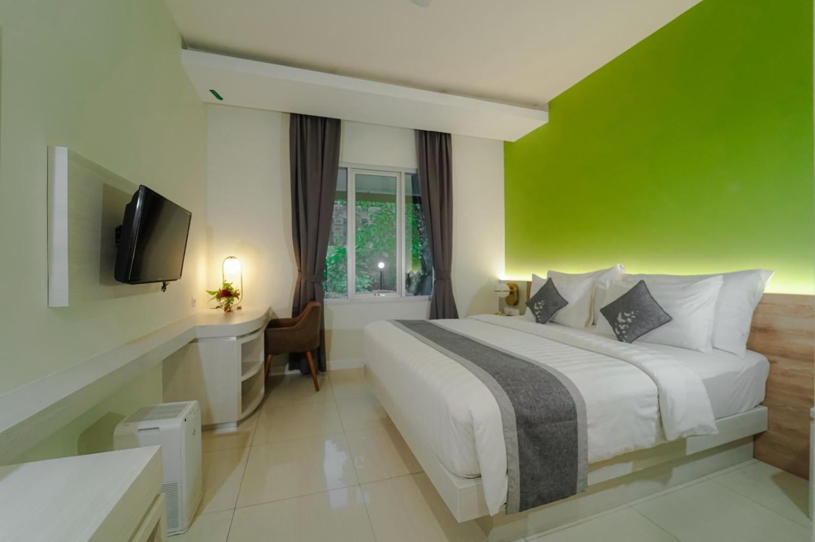 Patra Bandung Hotel Exterior foto